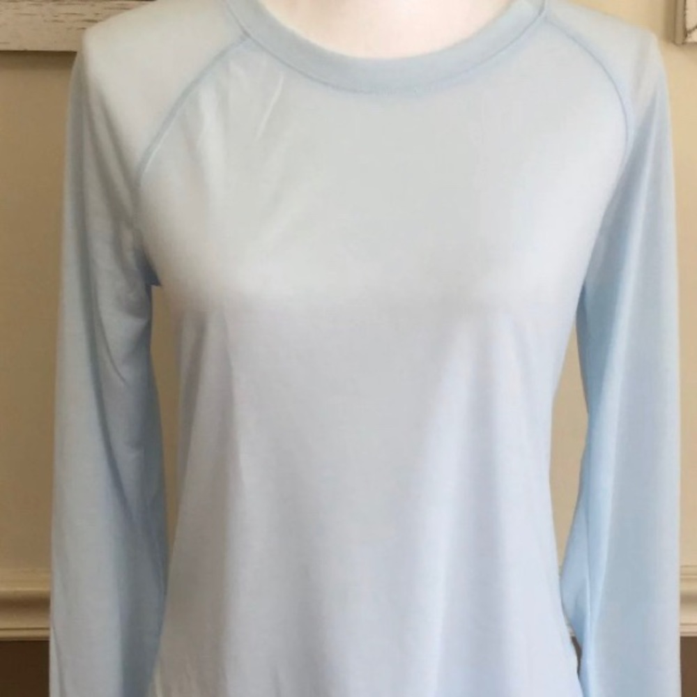 NWT Under Armour Whisperlight Long Sleeve Blue S
